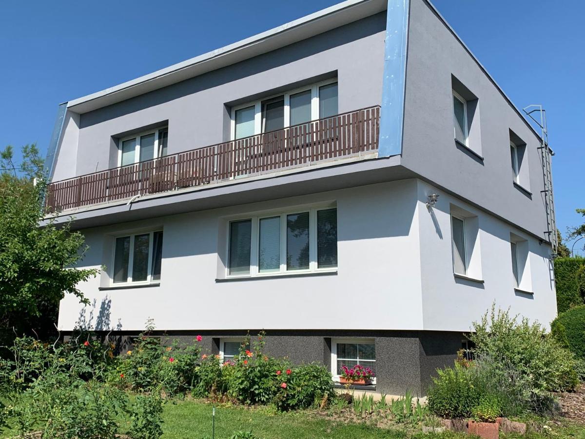 Pension Milada Klecany Exterior foto